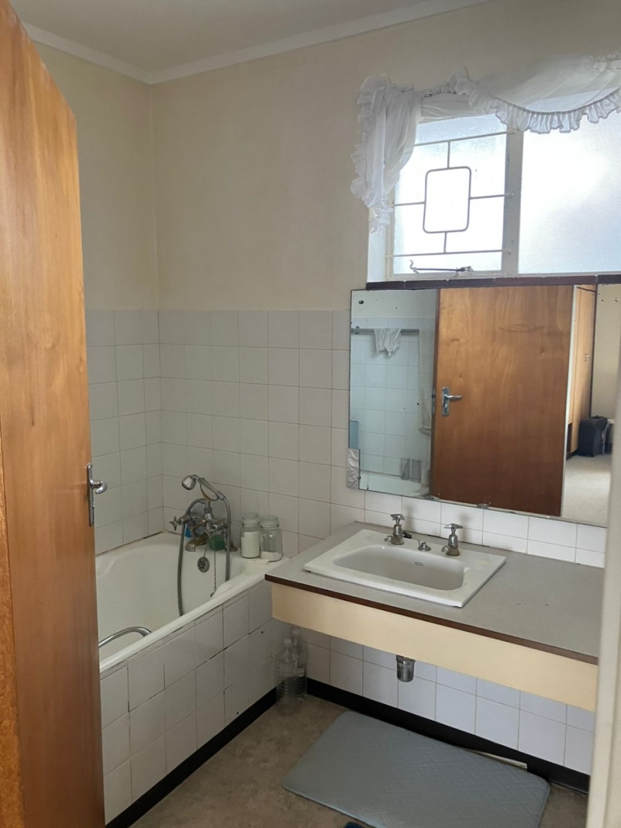 4 Bedroom Property for Sale in Kabega Park Eastern Cape
